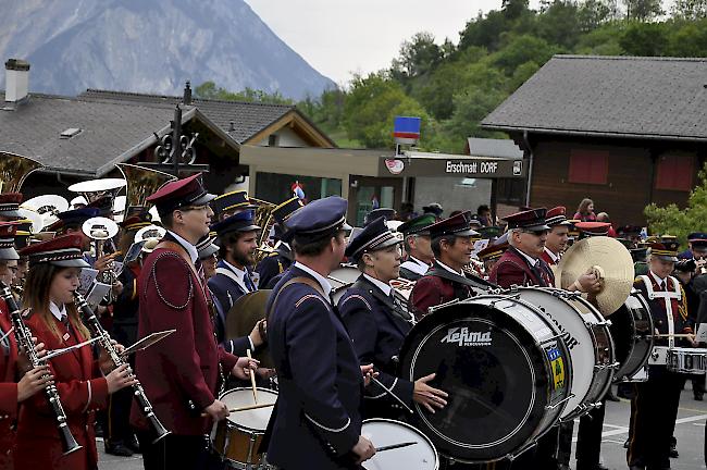 Impressionen des Gesamtspiels des Bezirksmusikfests in Erschmatt