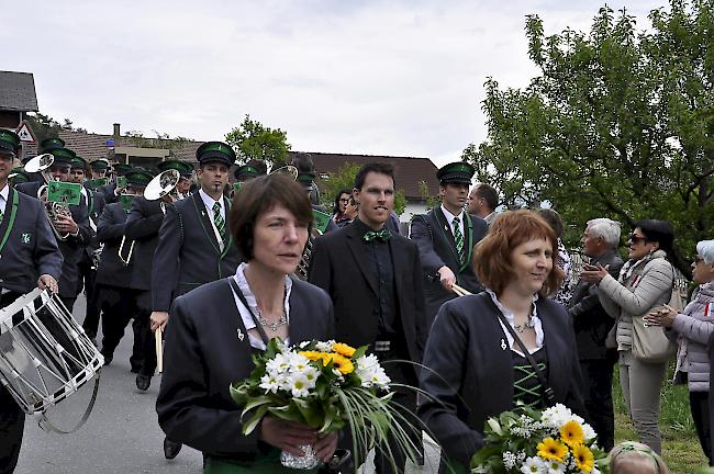 Die MG Rhodania Agarn am Bezirksmusikfest in Erschmatt