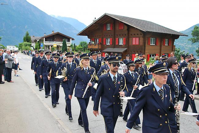 Durchschnaufen. Musikanten der Musikgesellschaft "Saltina" Brig.