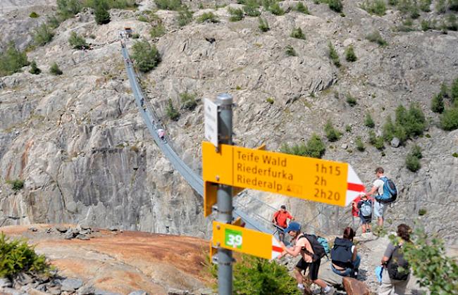 Die Hängebrücke Belalp-Riederalp ist ab sofort geöffnet.