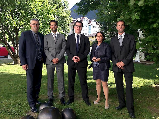 Das neue Komitee des WAV (von links nach rechts): Die Rechtsanwälte Olivier Derivaz, Marco Eyer, David Gruber, Carole Ambord und Ivo Walter.