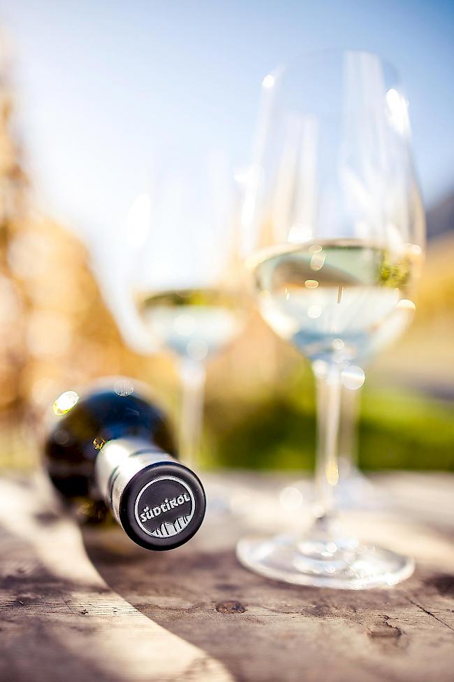 Im Südtirol hat man gute Erfahrungen mit den einheitlichen Kapseln für Weine gemacht.