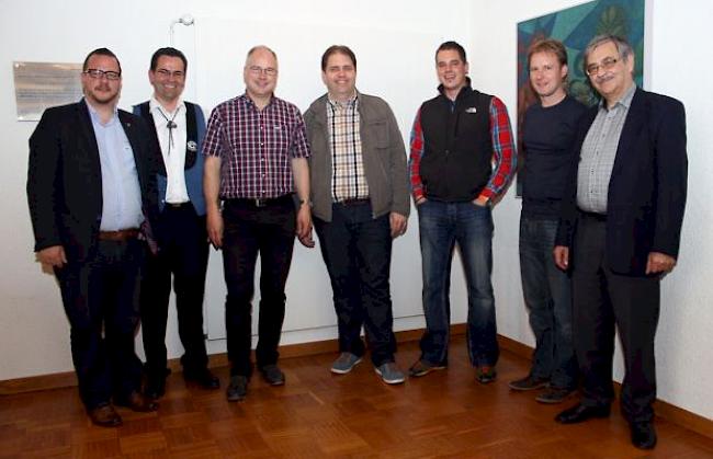 Freuen sich auf den Anlass in Naters: (v.l.n.r.) Gemeinderat Philipp Matthias Bregy, Markus Ackermann, OK-Präsident Reinhard Jossen, Stephan Schmid, Adi Minnig, Stefan Zenhäusern und Kurt Betschart, Präsident IG Schweizer Blaskapellen