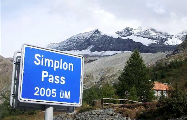 Der Simplonpass ist für Sattelschlepper und Anhängerzüge gesperrt.