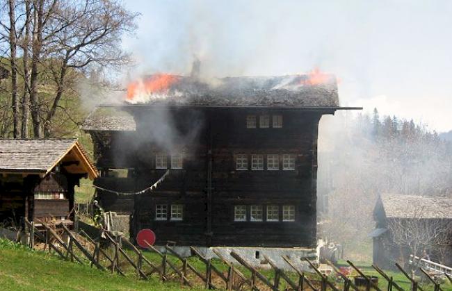 Durch den Brand entstand erheblicher Sachschaden.