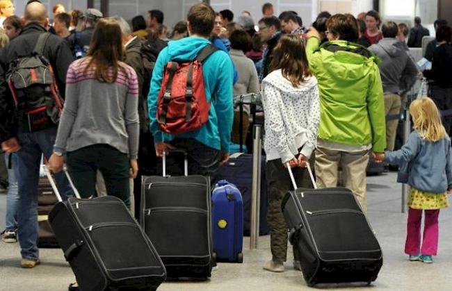 Reger Betrieb auf dem Flughafen Zürich (Archiv)