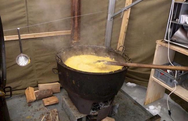 Bilder zum diesjährigen Polentafest in Simplon Dorf. 