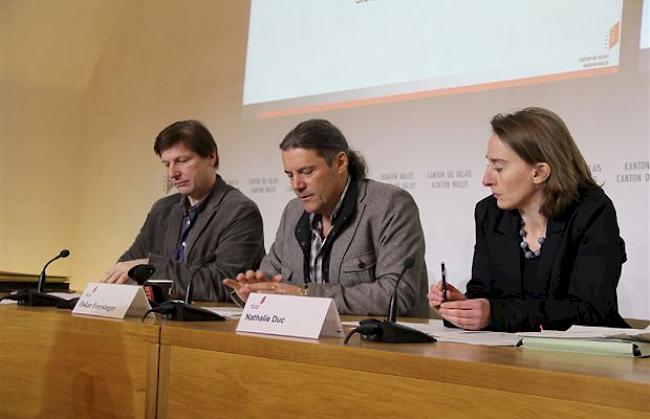 Präsentierte heute vor den Medien die Umfrageergebnisse: Staatsrat Oskar Freysinger. 