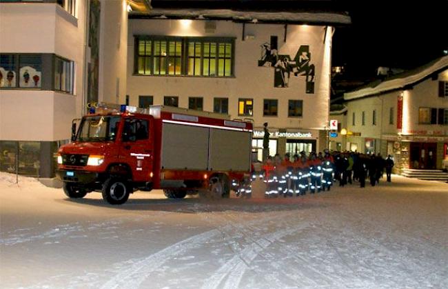 Einmarsch der Feuerwehr