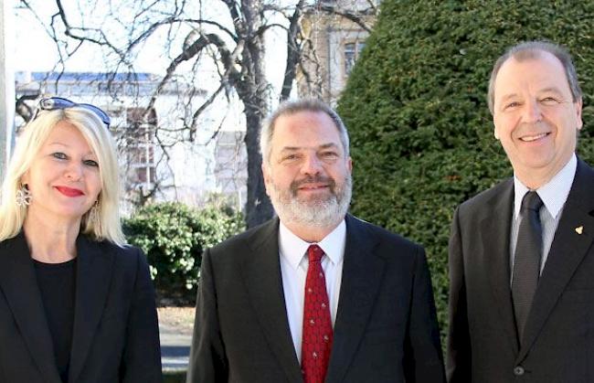 Vizekanzlerin Monique Albrecht, Generalkonsul Miguel de Mascarenhas de Calheiros Velozo und Staatsrat Maurice Tornay