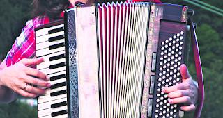 Ein T&auml;nzchen in Ehren. Tanzen steigert die Hirnaktivit&auml;t und hilft nicht nur Senioren sozial und emotional auf die Spr&uuml;nge.  