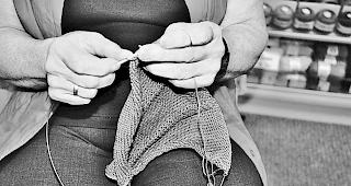 Das Yoga des 21. Jahrhunderts. Der beruhigende Umgang mit Nadeln und Garn hat mehr Vorteile, als man meinen mag. 