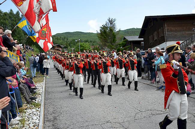 Festumzug 74. Oberwalliser Tambouren- und Pfeiferfest in Bürchen