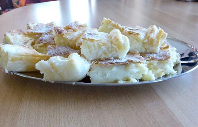 Feine griechische Bougatsa mit Creme