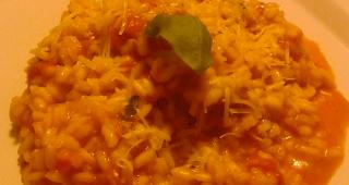 Das Tomatenrisotto ist sehr gew&uuml;rzintensiv.