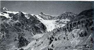 Mystiker. Die B&uuml;ste ziert den Vorgarten des Saaser Museums.    