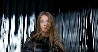 Sonja Moonear springt f&uuml;r den rum&auml;nischen K&uuml;nstler Raresh ein.