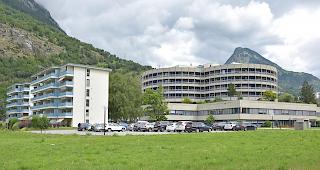 Brig-Glis will rund um das Spital Boden kaufen, die Verhandlungen laufen.