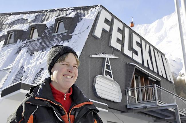 Karin Huber ist die erste ausgebildete Seibahnerin der Schweiz und arbeitet auf der Felskinn Bahn bei den Saastal Bergbahnen.