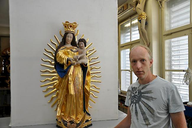 Zusammen mit dem Krienser Holzbildhauer Toni Meier zeichnete der Briger Restaurator Martin Furrer für die Herstellung der Statue verantwortlich.