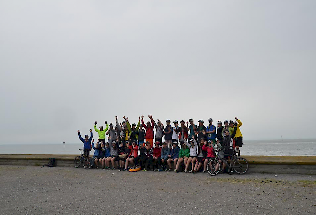 Die beiden Abschlussklassen der Schule Aletsch waren auf Velotour um den Bodensee.