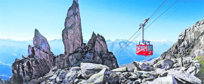 Eggishorn. Über dreissig Bahnen allein aus dem Wallis werden im Buch porträtiert.  
