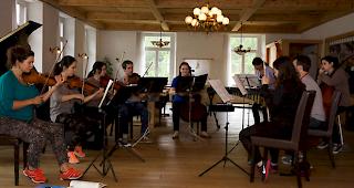 Geprobt wird im Hotel The Dom.