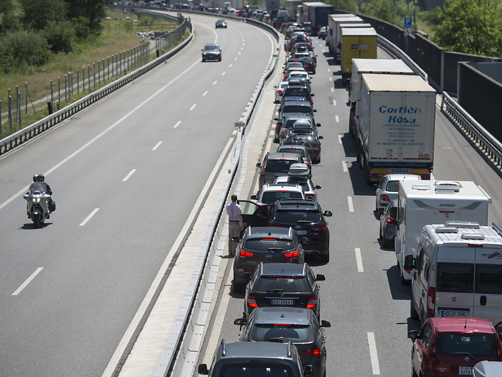 staus-am-gotthard-und-an-der-grenze-zu-italien-1815-ch