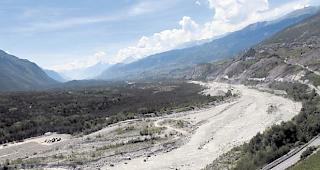 Der Rotten m&auml;andert im Pfynwald noch frei, er verl&auml;sst sein Bett immer wieder und bildet es neu. Der Wald steht heute unter Schutz und beherbergt den Naturpark Pfyn-Finges.