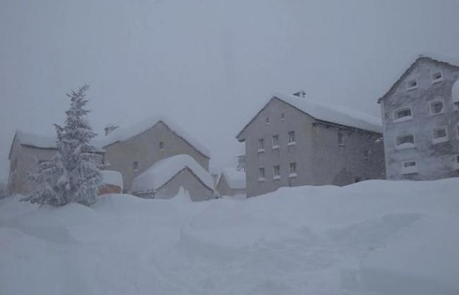 «Winter in Simplon-Dorf, aufgenommen am 2. Weihnachtstag zwischen 10.00 und 11.00 Uhr, Schneehöhe 1,30 Meter.»