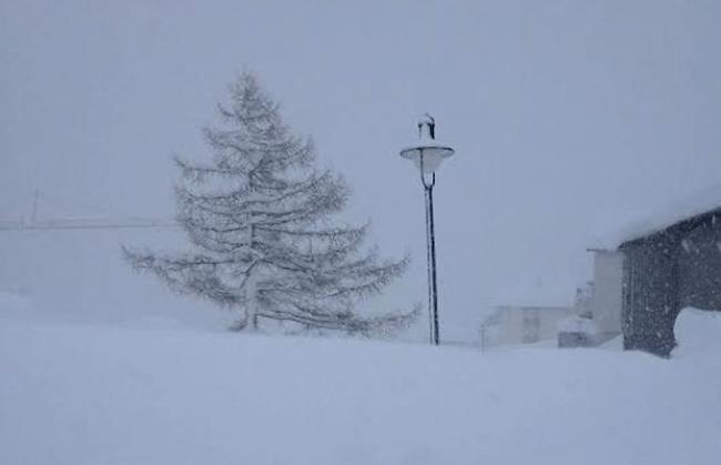 «Ergiebiger Schneefall in Simplon-Dorf!»