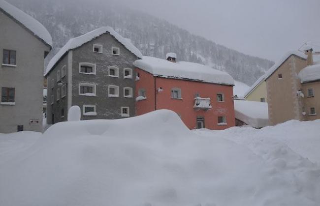 Dienstagmorgen um 9.00 Uhr in Simplon-Dorf: 40 cm Neuschnee.