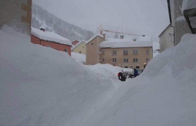 Dienstagmorgen um 9.00 Uhr in Simplon-Dorf: 40 cm Neuschnee.