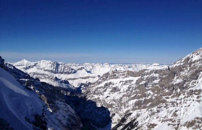 Blick über Bergketten