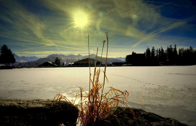 In Montana am zugefrorenen See aufgenommen