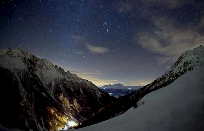 Echo einer Winternacht: Auf der Faldumalp im Lötschental.