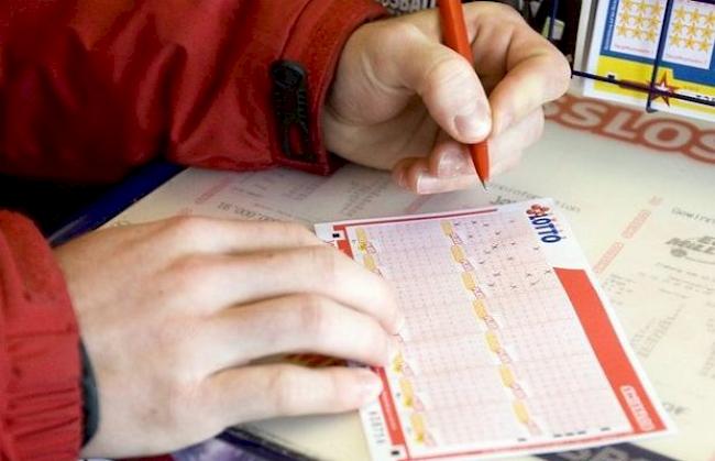 Ein Glückspilz aus der Deutschschweiz hat bei der Lotterie Euromillions am Freitag den Jackpot geknackt und mehr als 89 Millionen Franken gewonnen. (Archiv)