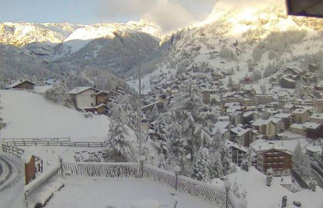 Zermatt Oberhäusern: Blick aufs verschneite Dorf