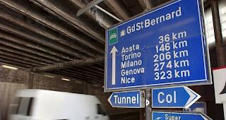 Der Tunnel des Grossen St. Bernhard bleibt weiterhin gesperrt.