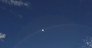 &laquo;Ein UFO &uuml;ber dem Oberwalliser Abendhimmel?&raquo; fragt sich eine 1815.ch-Leserin.