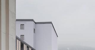 Der Anbau des Z&uuml;rcher Opernhauses nach einer Idee des Brigers S&eacute;bastien Ressnig. Der (nicht sichtbare) Innenhof wird dabei durch eine Stahlkonstruktion gefasst.