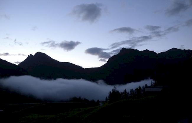 «Italieniescher Nebel steigt vom Süden nach Simplon herauf»