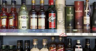 Leicht weniger als im Vorjahr. 57 Prozent der getesteten Verkaufsstellen verweigerten 2017 die Abgabe von Alkohol an Jugendliche. Im Vorjahr waren es noch 62 Prozent gewesen (Symbolbild).