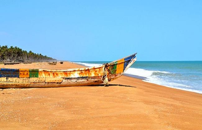 Ouidah  Die Küste am Golf von Guinea ist gespickt mit unzähligen Fischerdörfern. Ein grosser Teil der Bevölkerung im Süden Benins lebt von der Fischerei