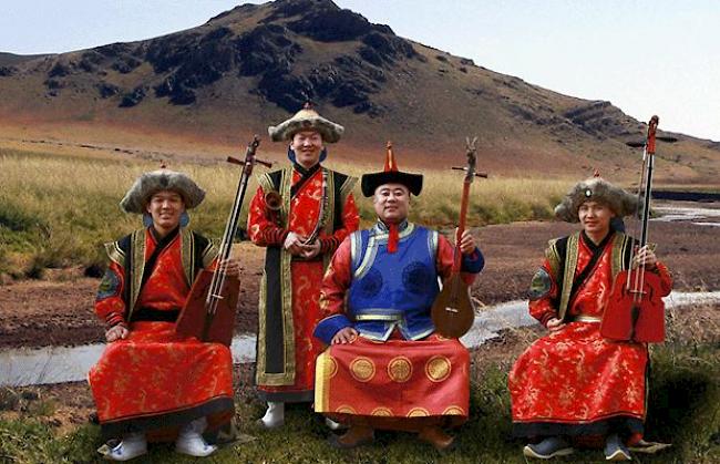 Vom 18. bis zum 31. August 2013 tritt die Chinggis Khan Variété in Saas-Fee auf.