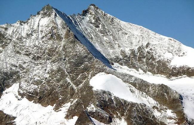 Die Mischabelhütte (rechts unten)