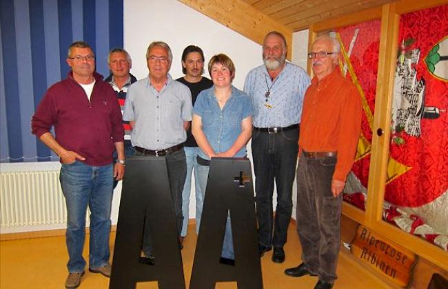 Der Vorstand von AA+ (v. l.): Conrad Zengaffinnen, Josef Kuonen, Präsident Ernst Mathieu, Vizepräsident Franziskus Hermann, die neue Vorstandsfrau Josianne Mat-hieu, der zurückgetretene Armin Andenmatten und Sani Fattorini (auf dem Bild fehlt Rudolf Hermann).