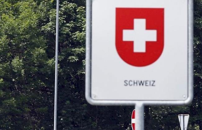 Die Schweiz bleibt als Einwanderungsland attraktiv  ein Problem für SVP und CVP.