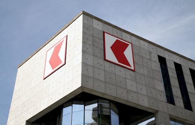 Die Walliser Kantonalbank beschliesst, eine Zivilhaftungsklage gegen einen ehemaligen Präsidenten
der Generaldirektion einzureichen.