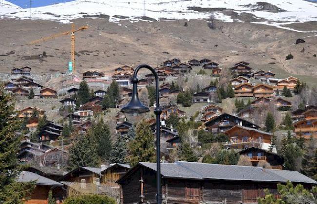 Mittwoch, 11. März 2015: Beschränkung von Zweitwohnungen: Besonders schmerzhaft für die Bergkantone und insbesondere fürs Wallis sind das beschlossene Verbot für sogenannte Plattformwohnungen und die nur beschränkt durchführbare Umnutzung von unrentablen Hotels in Zweitwohnungen.